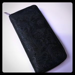 Zip around / accordion wallet / wristlet keychain